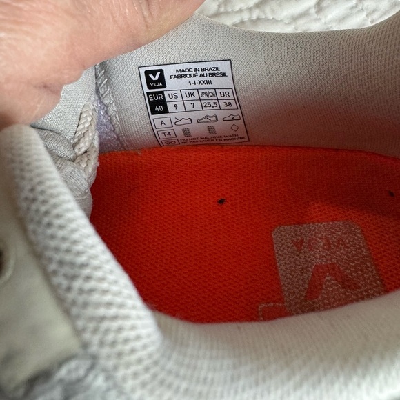 Veja Sneakers size 9 - Picture 9 of 10